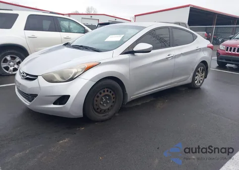 2013 Hyundai Elantra Gls/Limited z USA, uszkodzony, nr VIN KMHDH4AE2DU475834